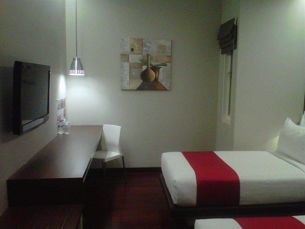 Hotel Neo Gubeng By Aston Surabaya Luaran gambar