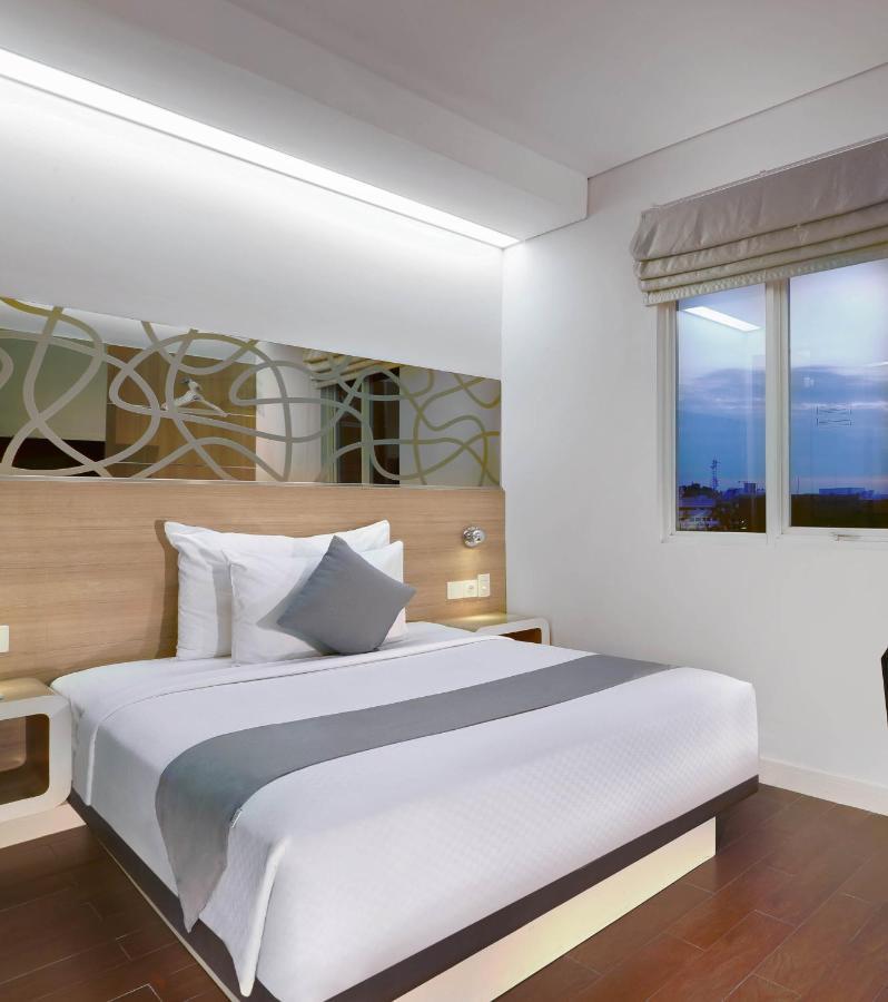 Hotel Neo Gubeng By Aston Surabaya Luaran gambar