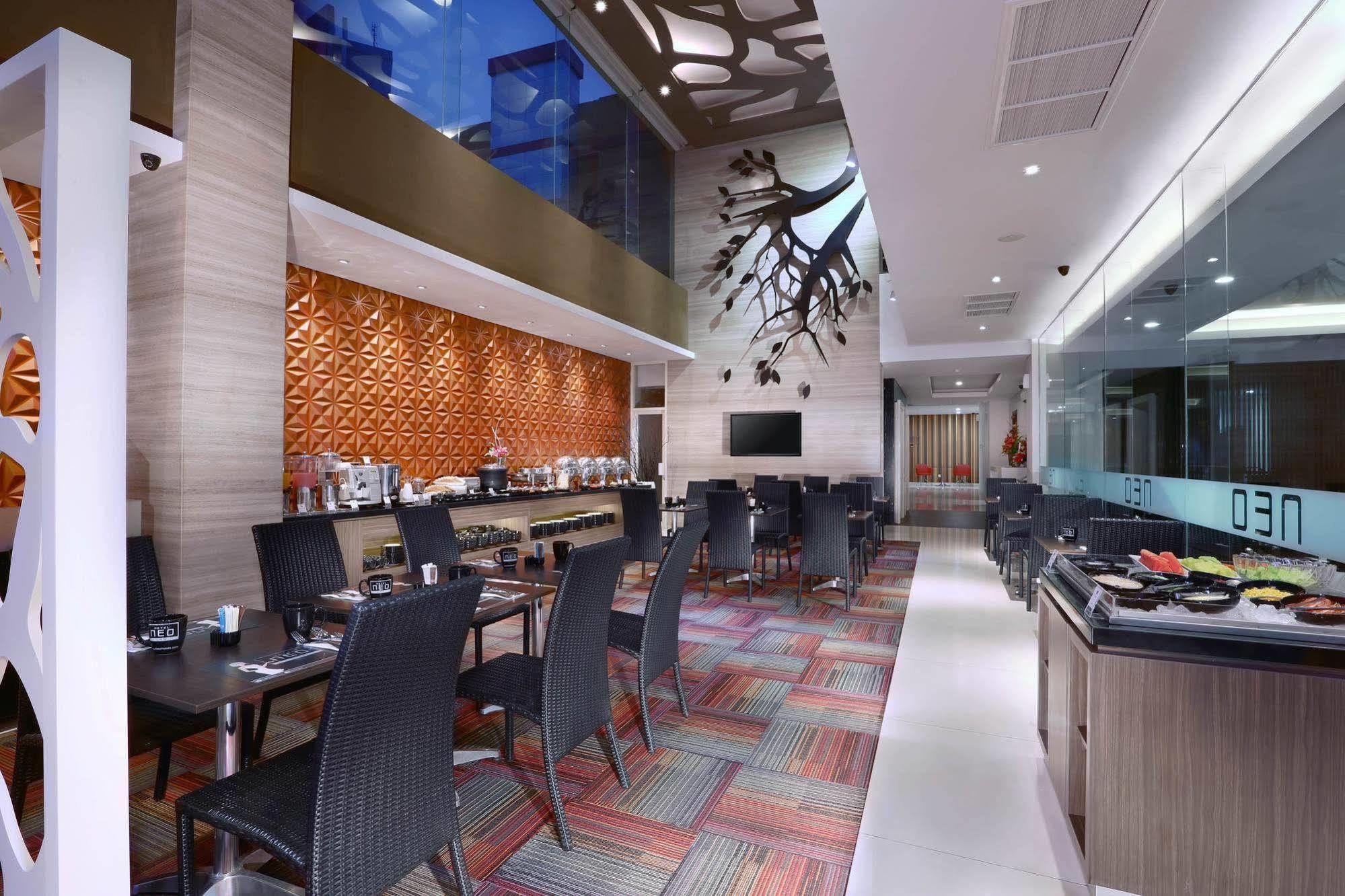 Hotel Neo Gubeng By Aston Surabaya Luaran gambar
